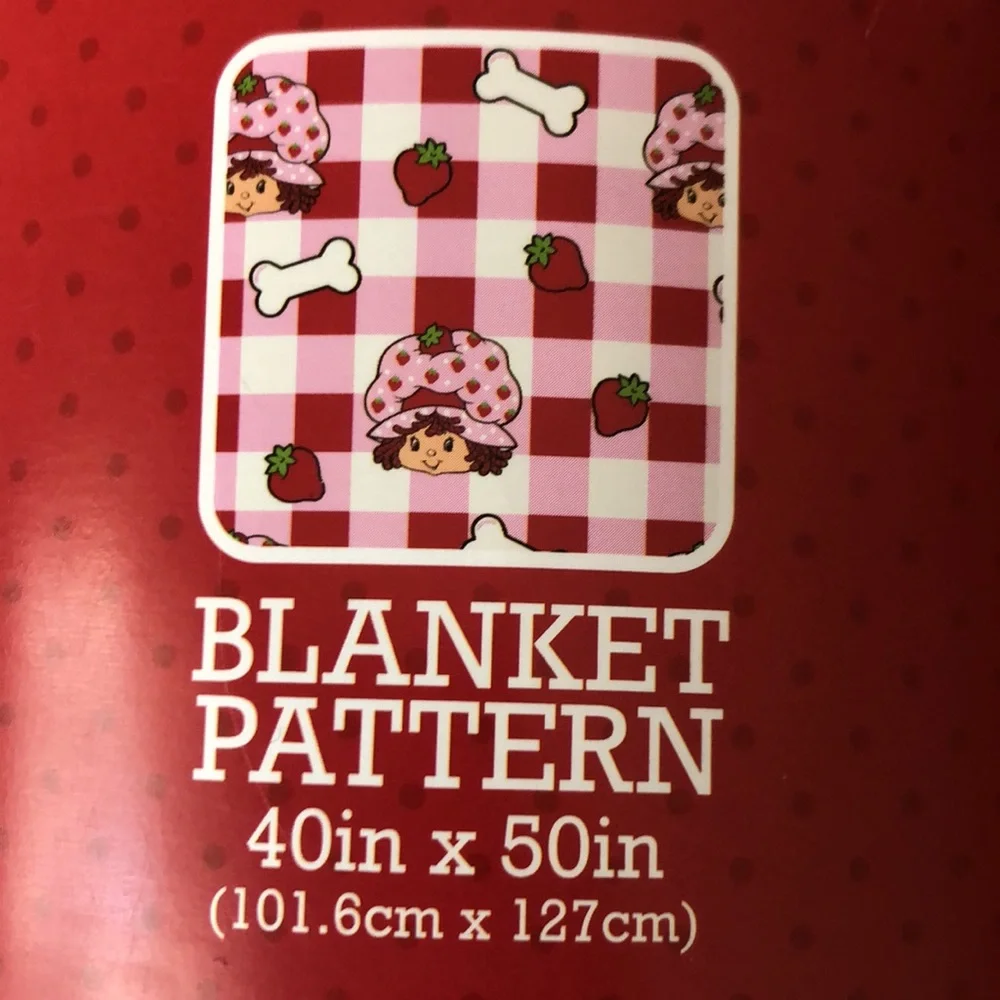 Strawberry Shortcake Cozy Pet Throw Blanket